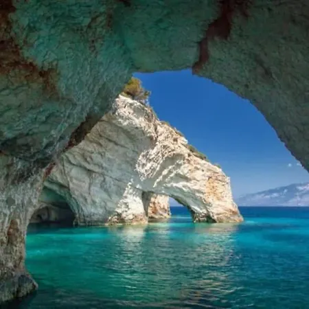 Zante's Azure Nest - Serene Summer Getaway Apartamento