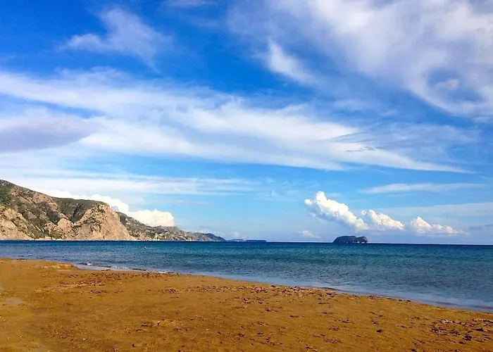 Zante's Azure Nest - Serene Summer Getaway شقة